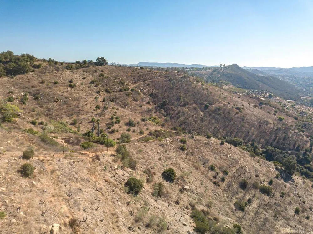 40 Oak Glen Road Valley Center, CA 92082