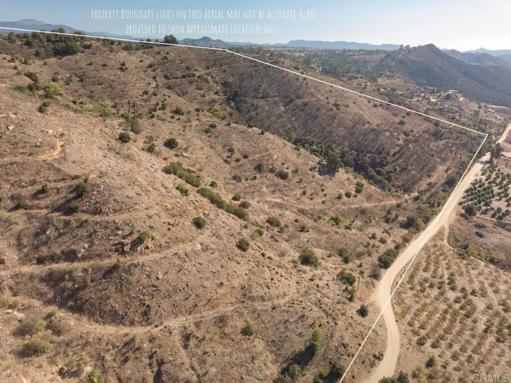 40 Oak Glen Road Valley Center, CA 92082