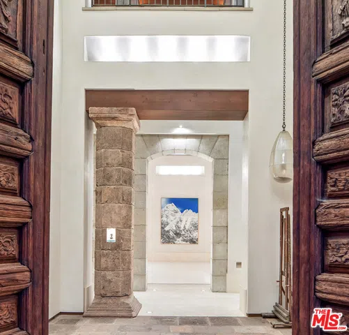 133 S Mapleton Drive Los Angeles, CA 90024