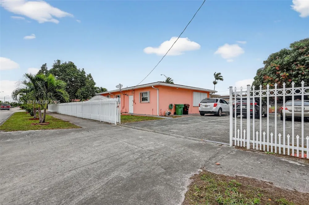 500 E 30th St Hialeah, FL 33013