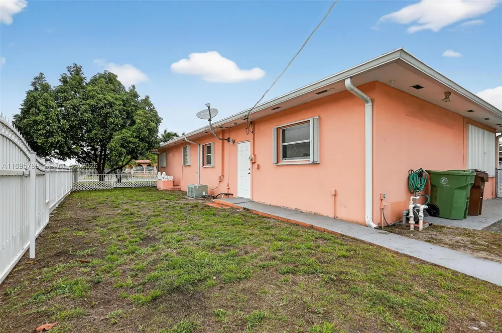500 E 30th St Hialeah, FL 33013