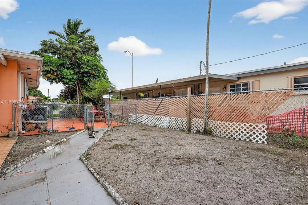 500 E 30th St Hialeah, FL 33013