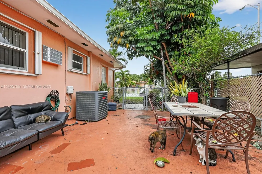 500 E 30th St Hialeah, FL 33013