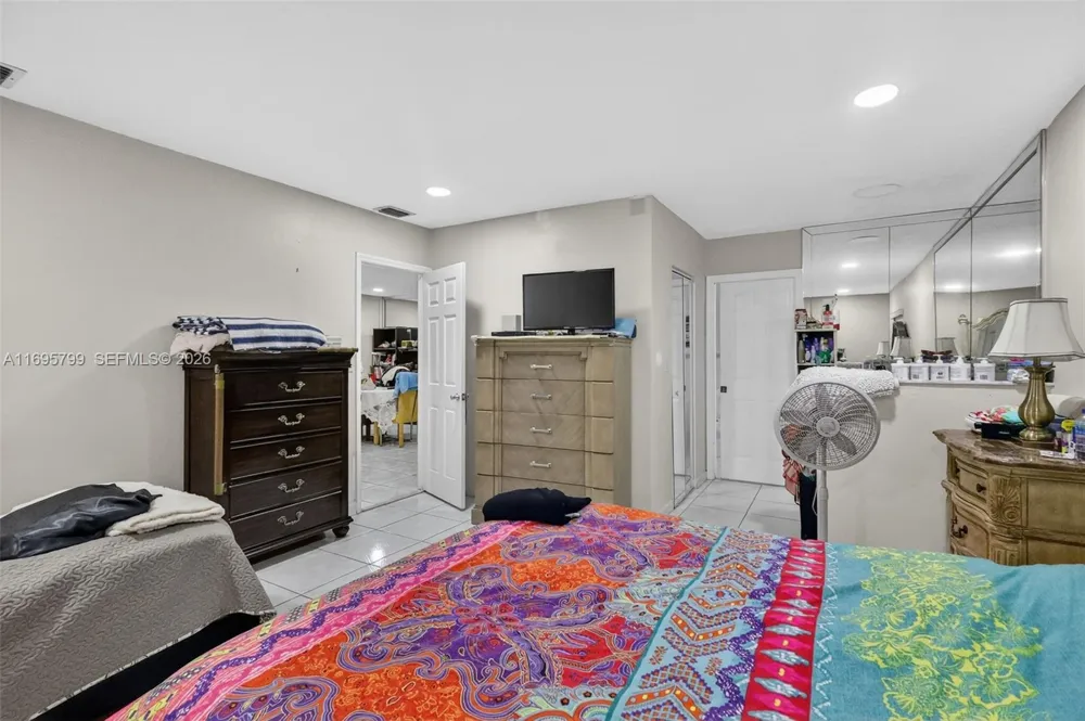 500 E 30th St Hialeah, FL 33013