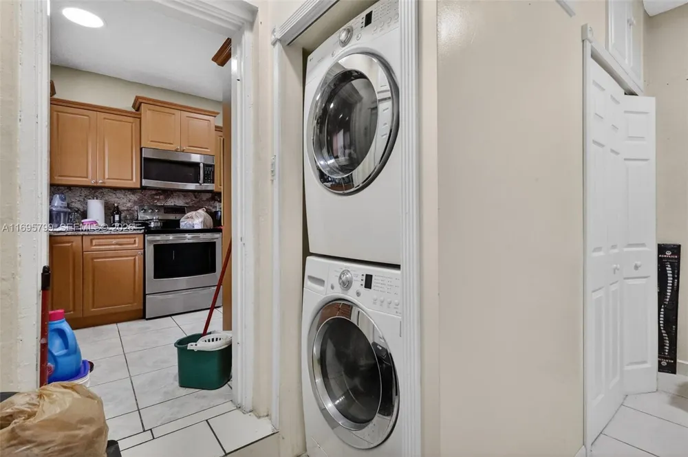 500 E 30th St Hialeah, FL 33013