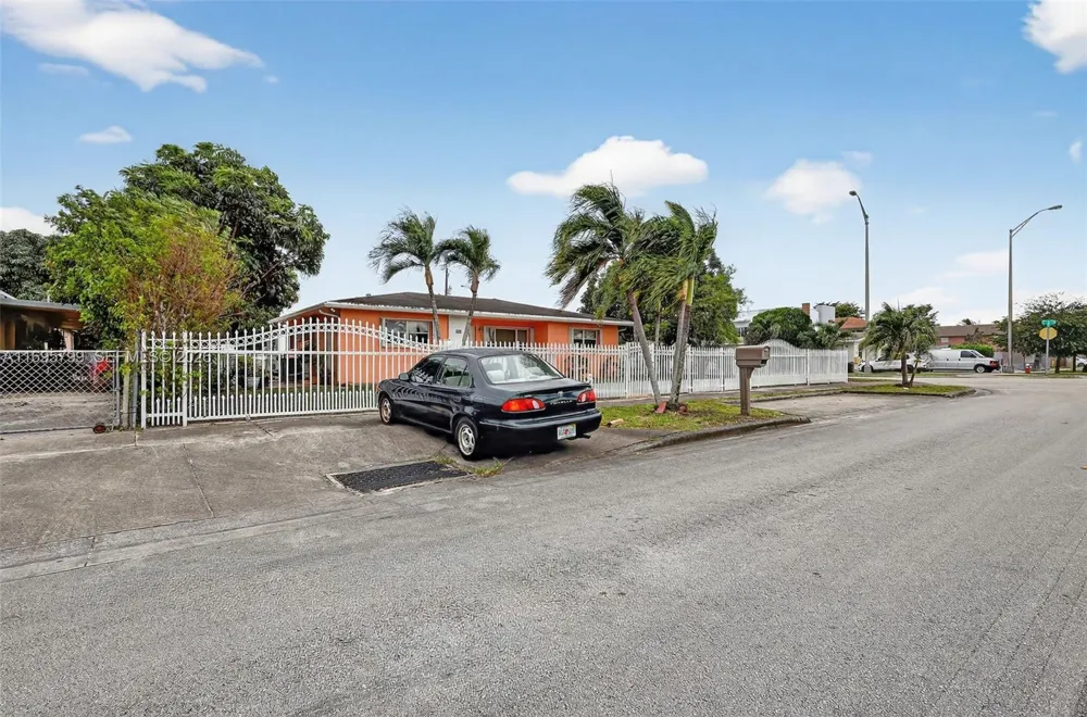500 E 30th St Hialeah, FL 33013
