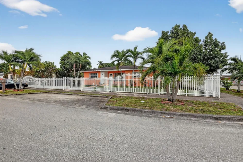 500 E 30th St Hialeah, FL 33013