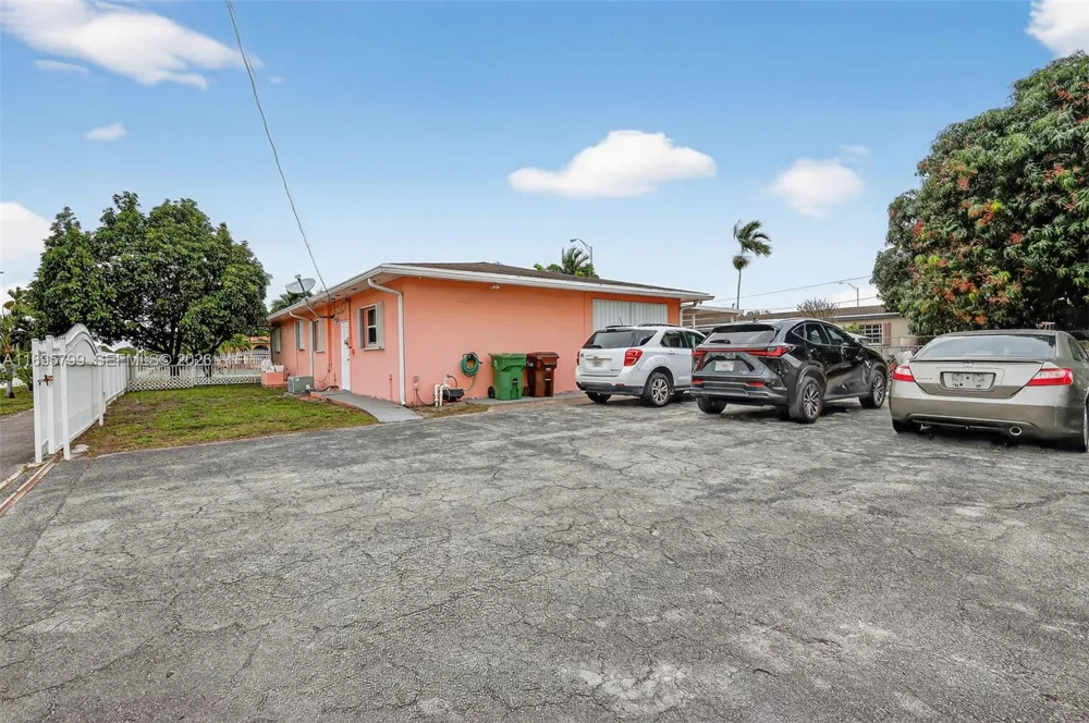 500 E 30th St Hialeah, FL 33013