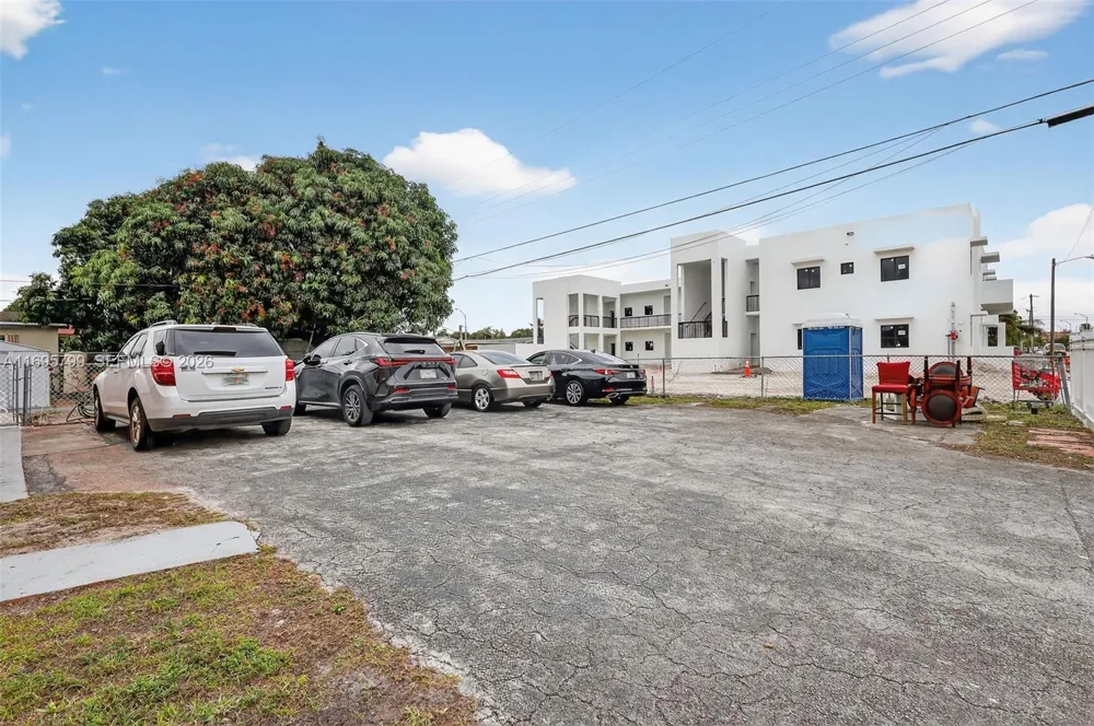 500 E 30th St Hialeah, FL 33013