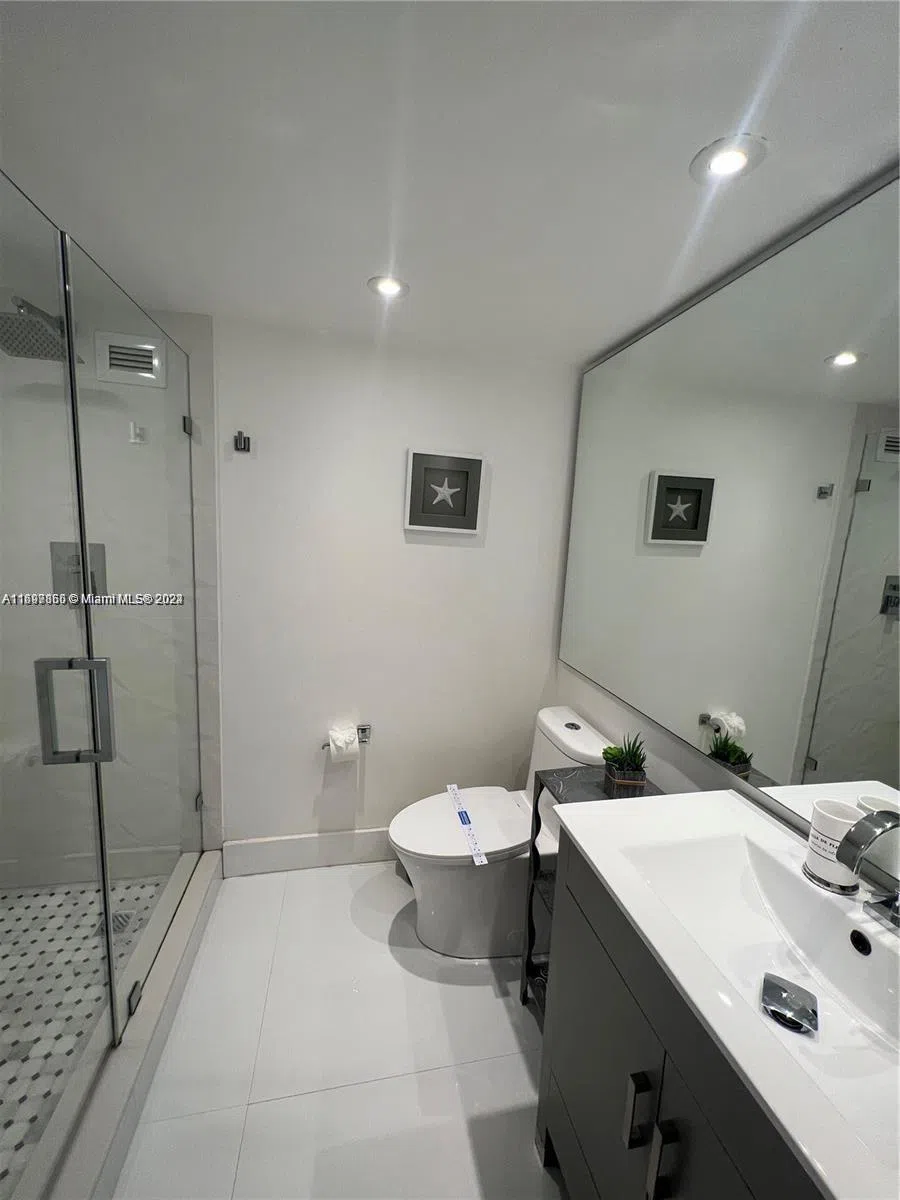 5161 COLLINS AVE #1403 Miami Beach, FL 33140