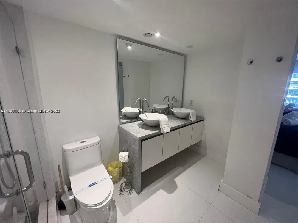 5161 COLLINS AVE #1403 Miami Beach, FL 33140
