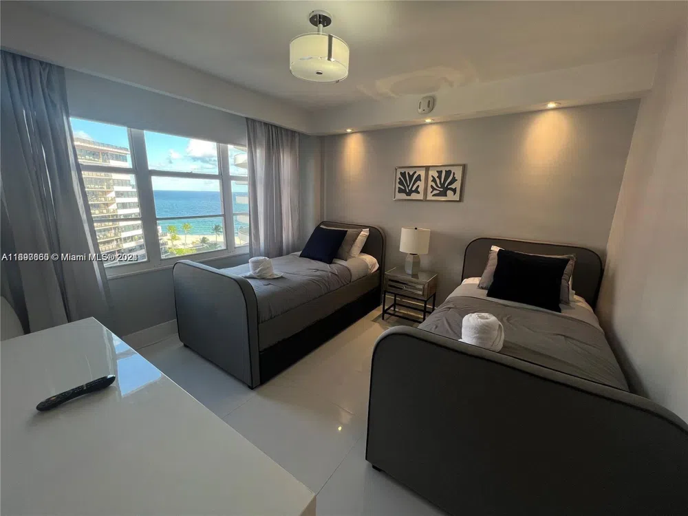 5161 COLLINS AVE #1403 Miami Beach, FL 33140