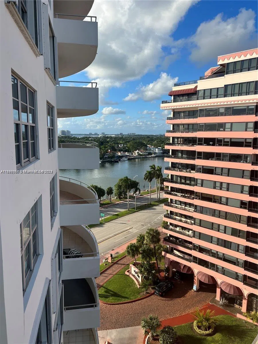 5161 COLLINS AVE #1403 Miami Beach, FL 33140