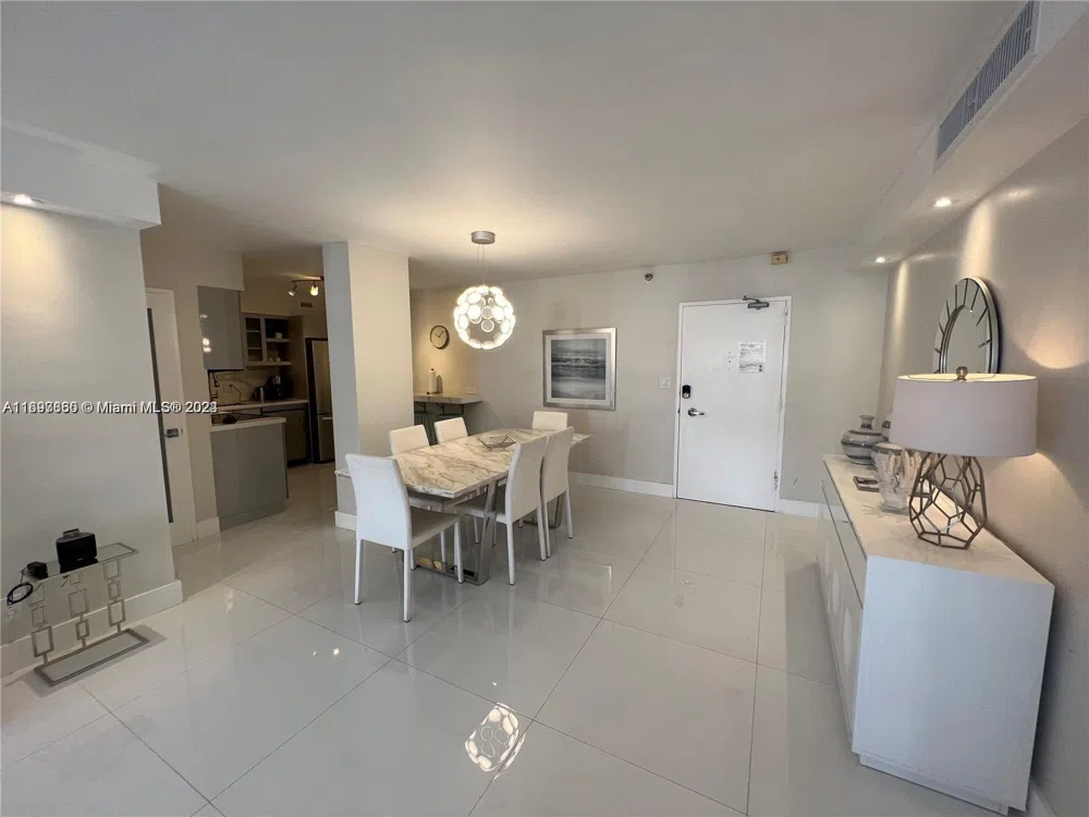 5161 COLLINS AVE #1403 Miami Beach, FL 33140