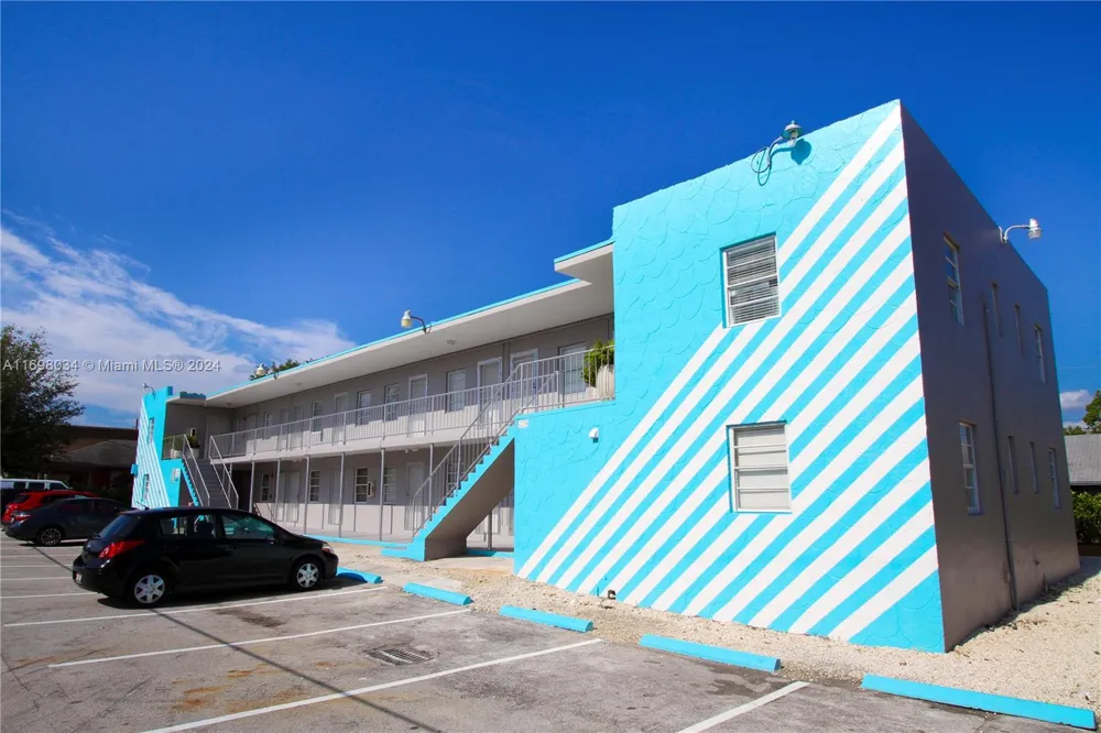 6238 SW 59th Pl #10 South Miami, FL 33143