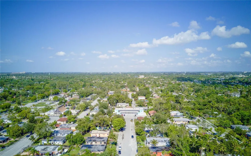 6238 SW 59th Pl #10 South Miami, FL 33143