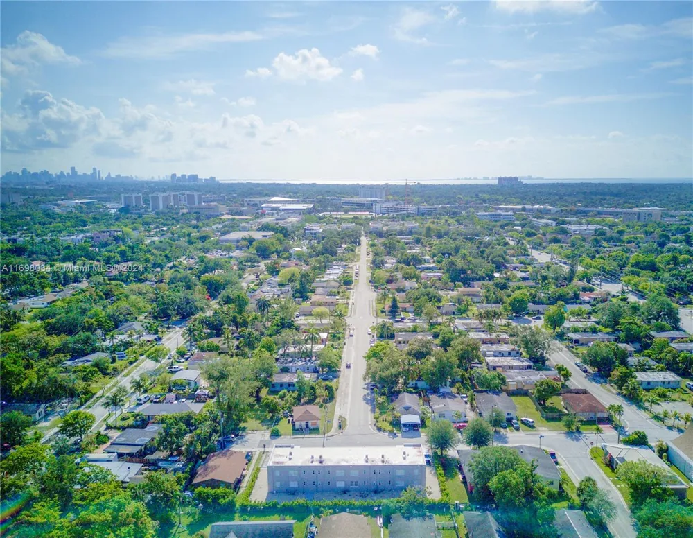 6238 SW 59th Pl #10 South Miami, FL 33143