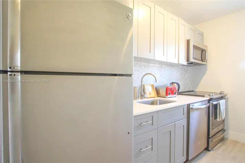 6238 SW 59th Pl #10 South Miami, FL 33143