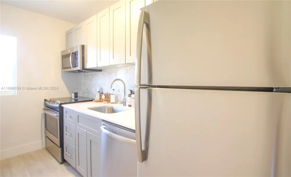 6238 SW 59th Pl #10 South Miami, FL 33143