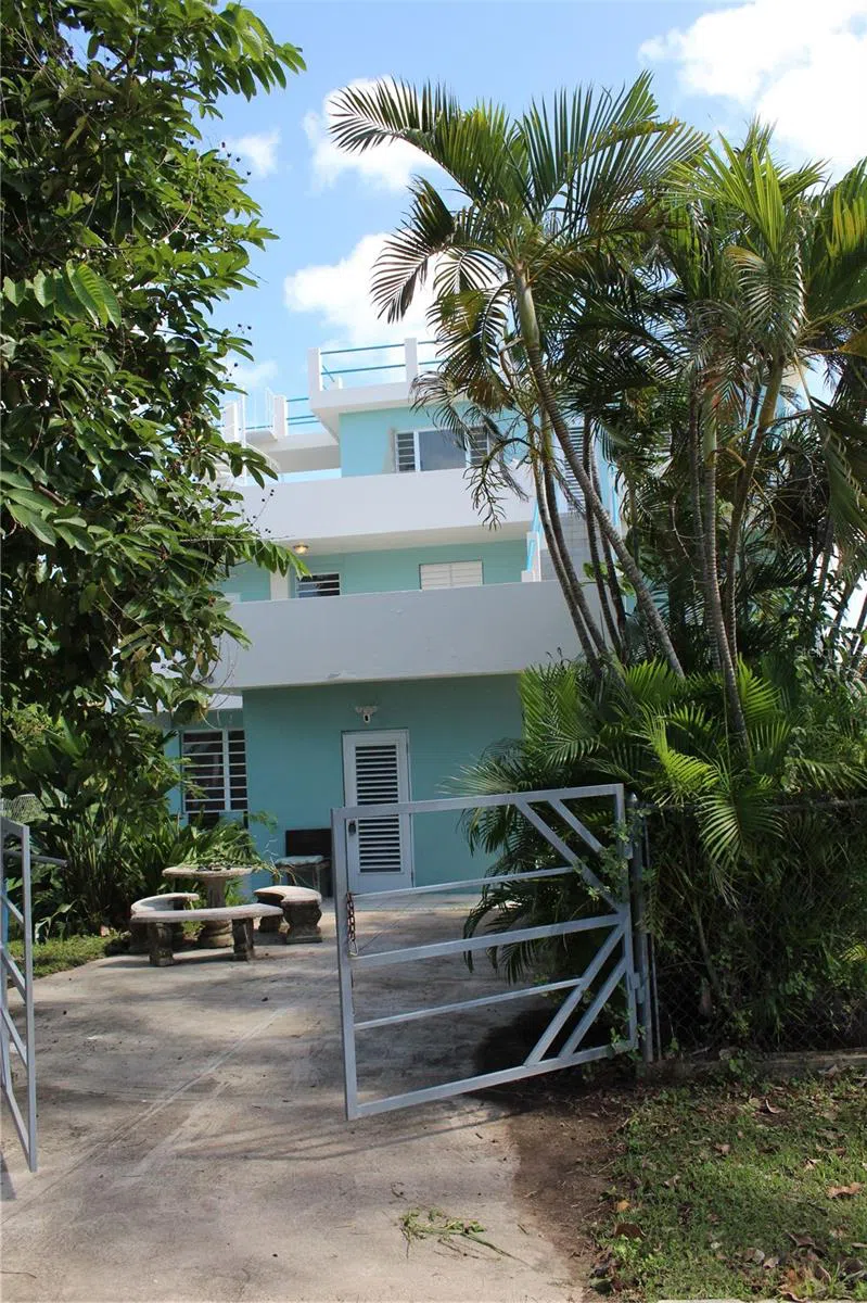 236 ACACIA Vieques, PR 00765