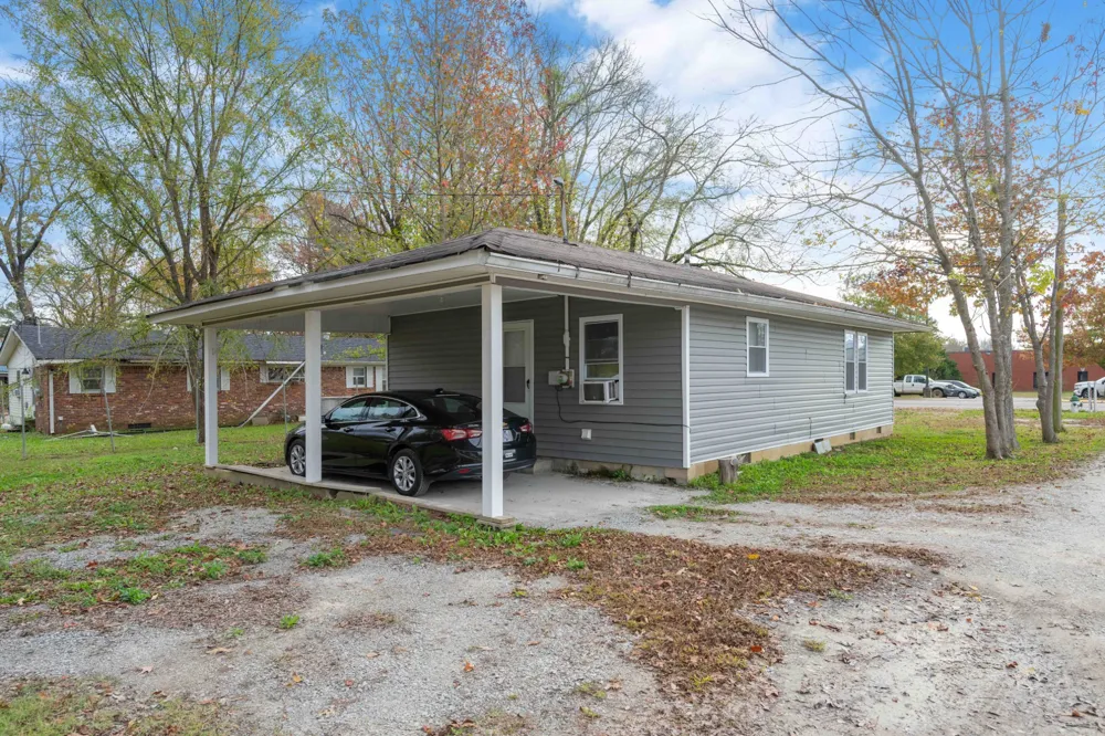 41 E 7th St E Parsons, TN 38363