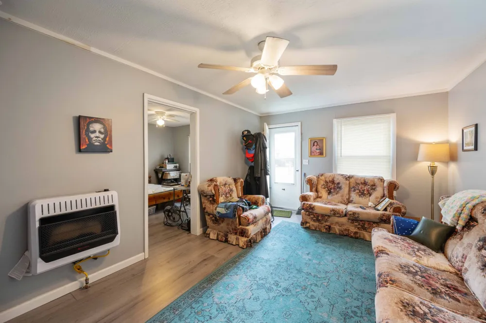 41 E 7th St E Parsons, TN 38363