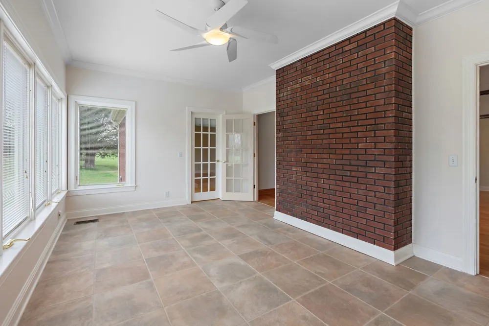 303 Middlefield Ln Lascassas, TN 37085