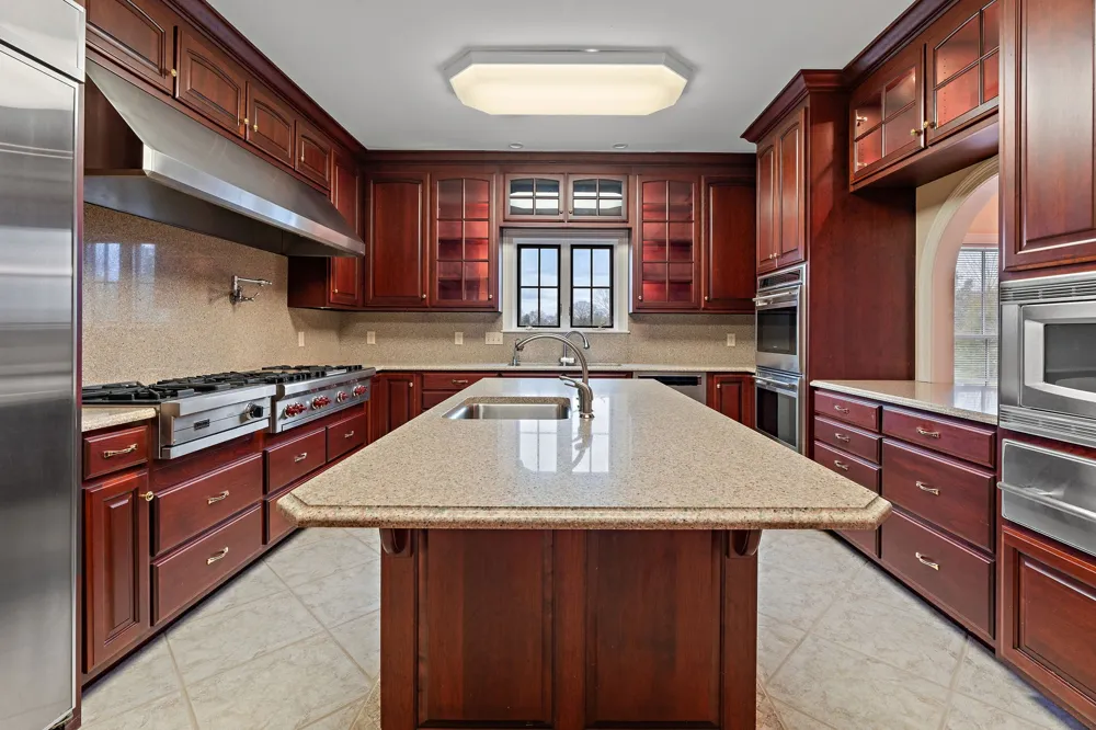 303 Middlefield Ln Lascassas, TN 37085