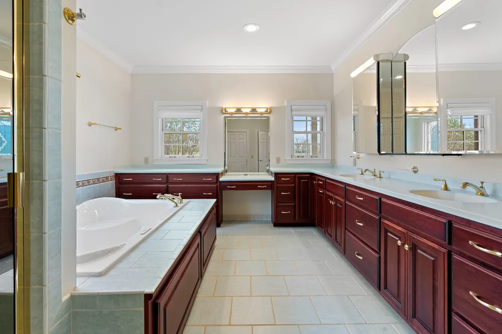 303 Middlefield Ln Lascassas, TN 37085