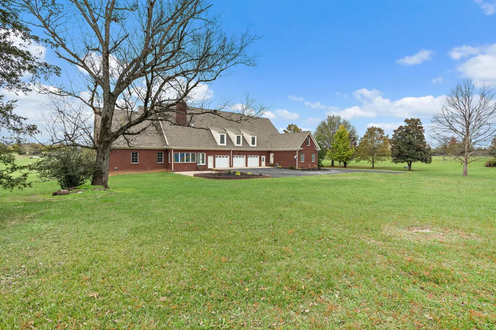 303 Middlefield Ln Lascassas, TN 37085