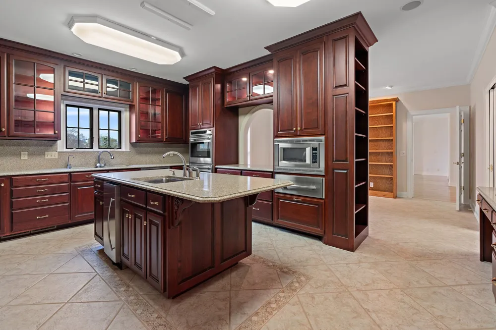303 Middlefield Ln Lascassas, TN 37085