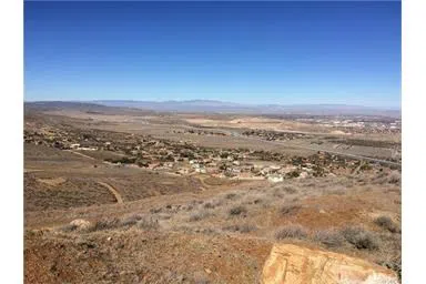 20 Street West & Ave. S Palmdale, CA 93551