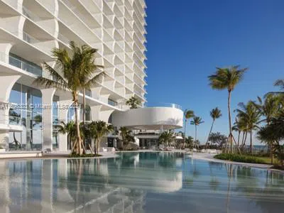 16901 Collins Ave #1402