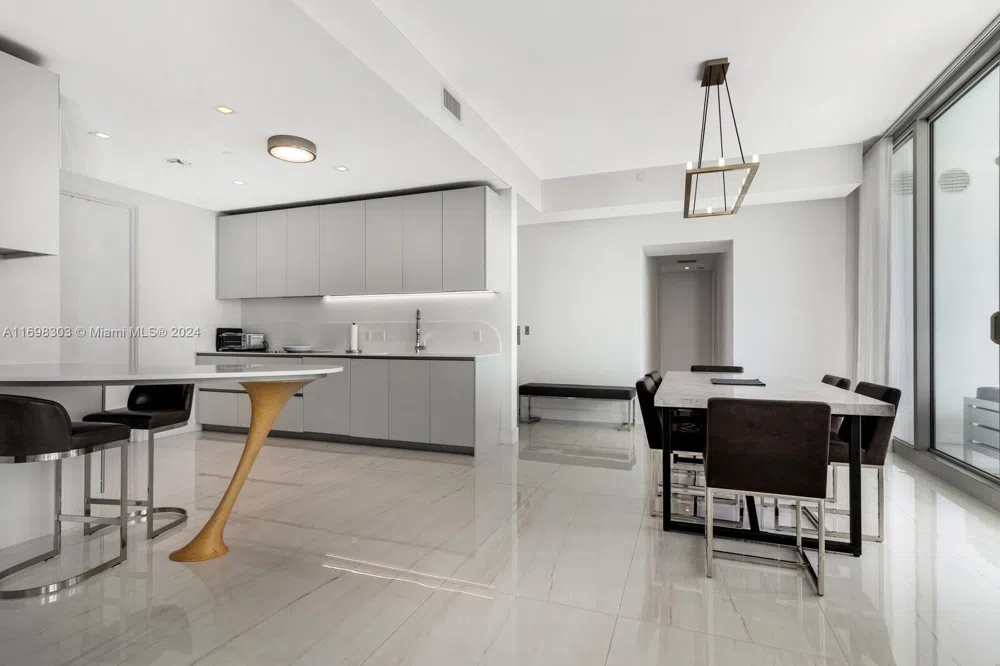16901 Collins Ave #1402 Sunny Isles Beach, FL 33160