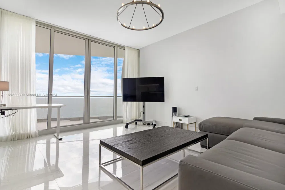 16901 Collins Ave #1402 Sunny Isles Beach, FL 33160