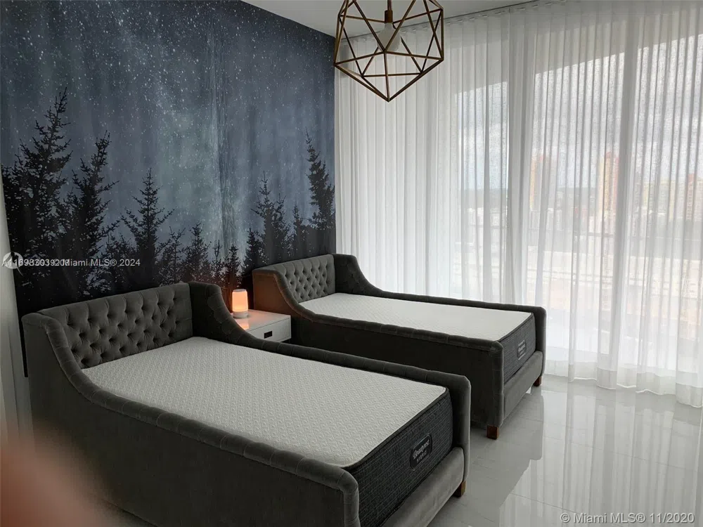 16901 Collins Ave #1402 Sunny Isles Beach, FL 33160
