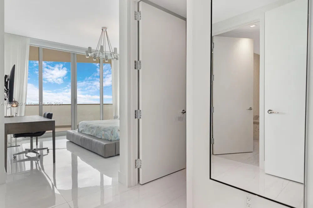 16901 Collins Ave #1402 Sunny Isles Beach, FL 33160
