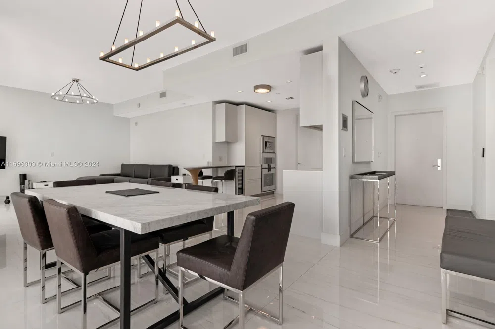 16901 Collins Ave #1402 Sunny Isles Beach, FL 33160
