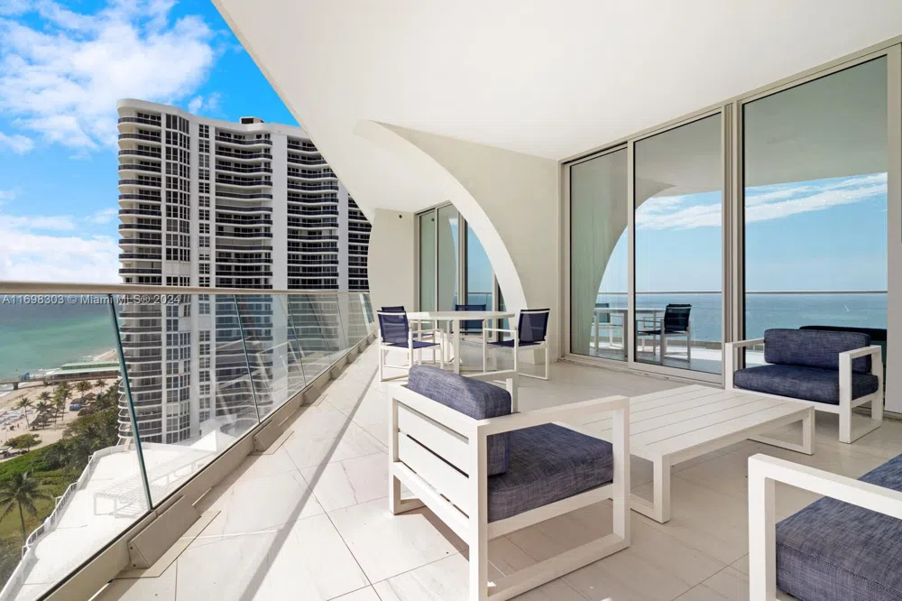 16901 Collins Ave #1402 Sunny Isles Beach, FL 33160