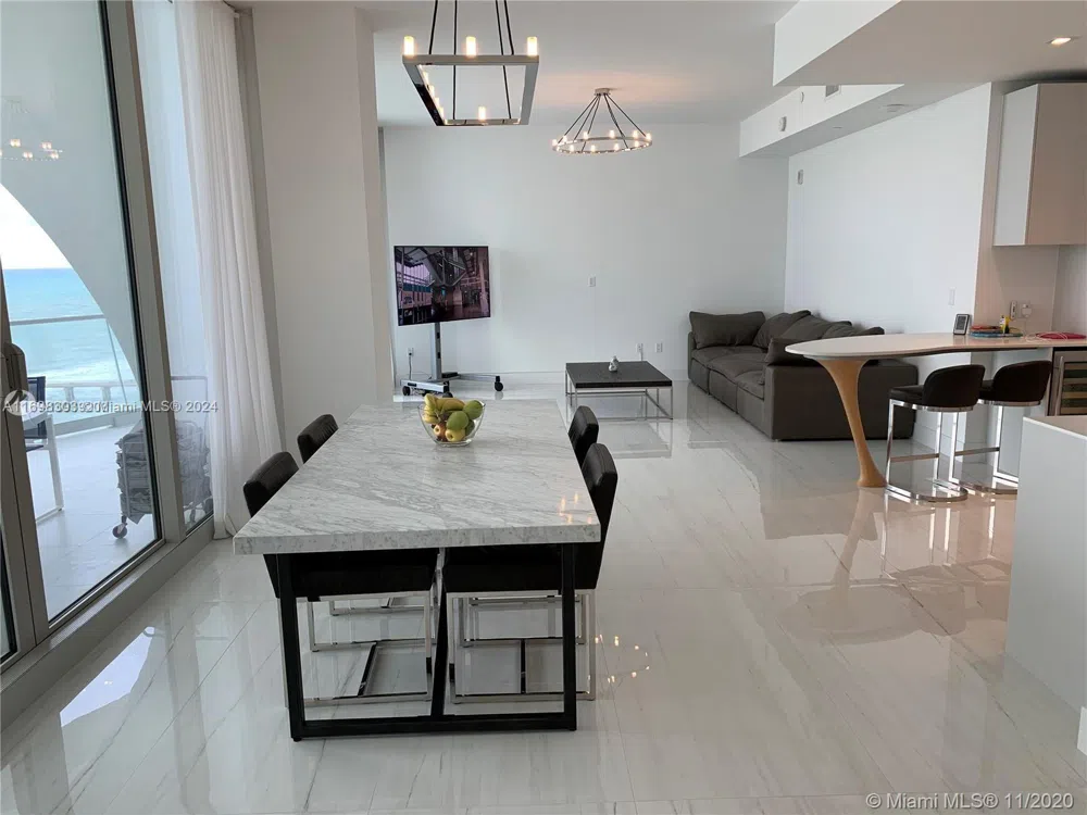 16901 Collins Ave #1402 Sunny Isles Beach, FL 33160