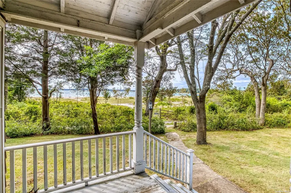 1695 Old Woods Path Southold, NY 11971