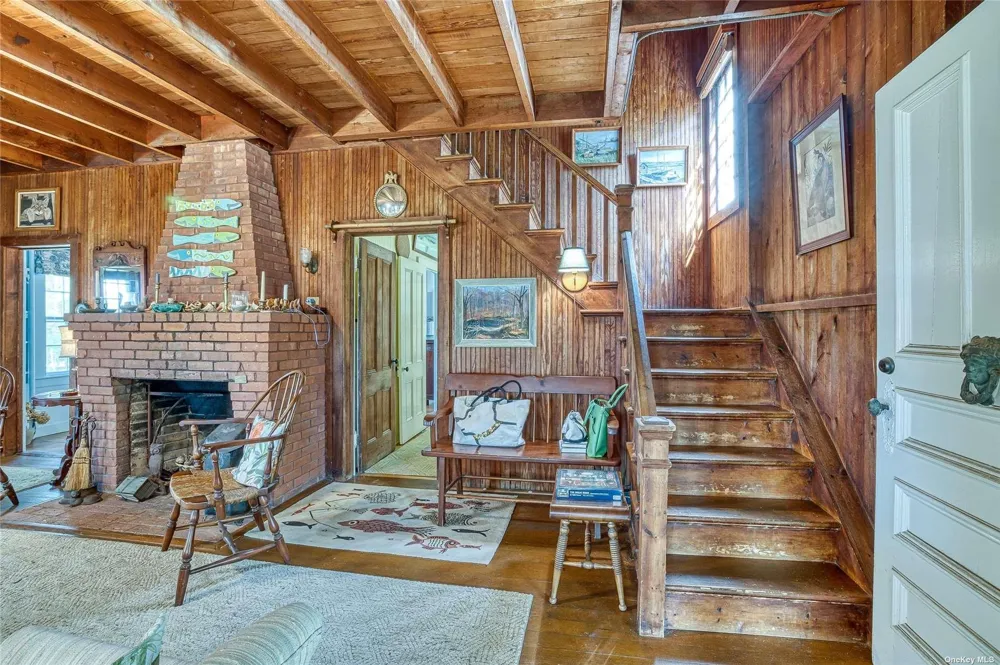 1695 Old Woods Path Southold, NY 11971
