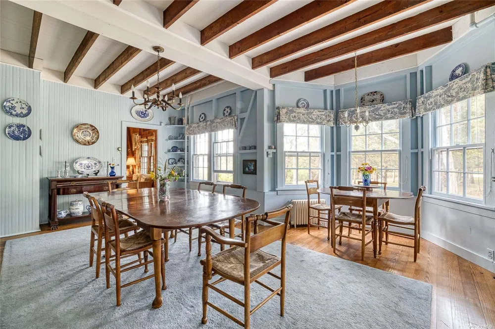 1695 Old Woods Path Southold, NY 11971