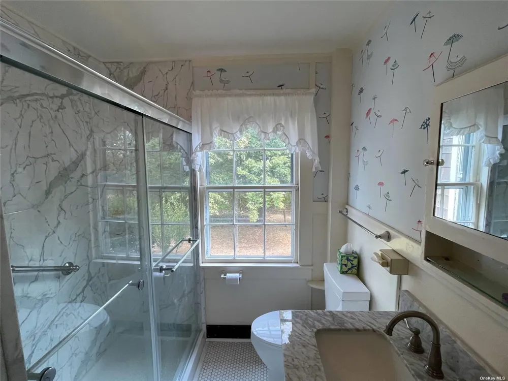 1695 Old Woods Path Southold, NY 11971
