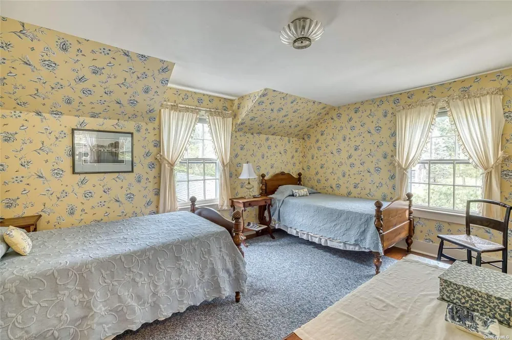 1695 Old Woods Path Southold, NY 11971