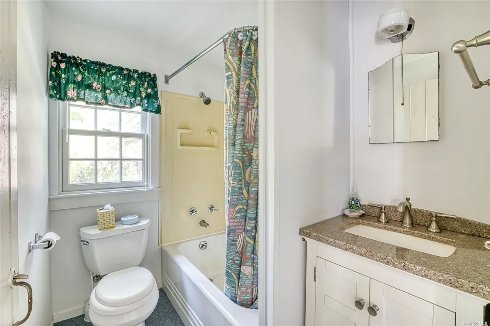 1695 Old Woods Path Southold, NY 11971