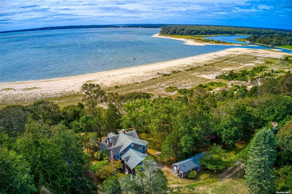 1695 Old Woods Path Southold, NY 11971