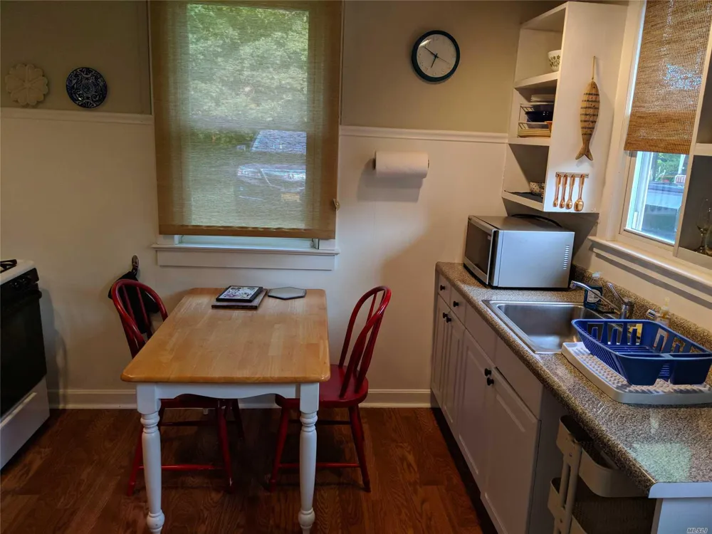 16640 Main Street #Cottag New Suffolk, NY 11956
