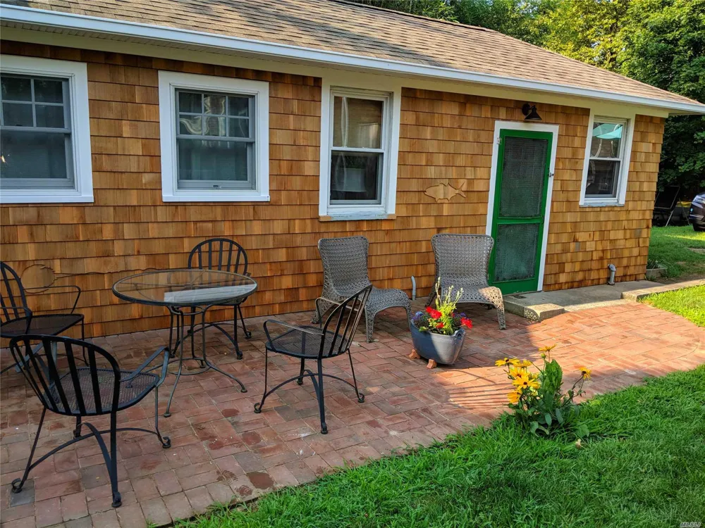 16640 Main Street #Cottag New Suffolk, NY 11956