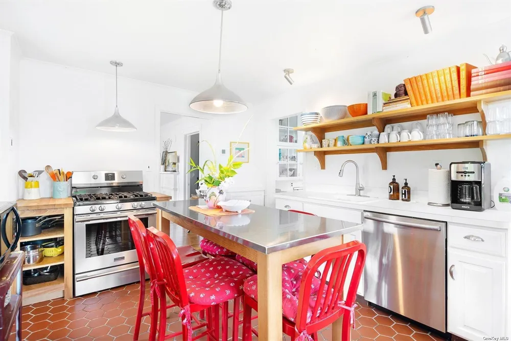 640 Orchard Street New Suffolk, NY 11956